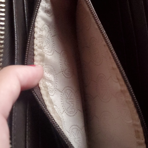 Michael Kors Wallet - Picture 8 of 10